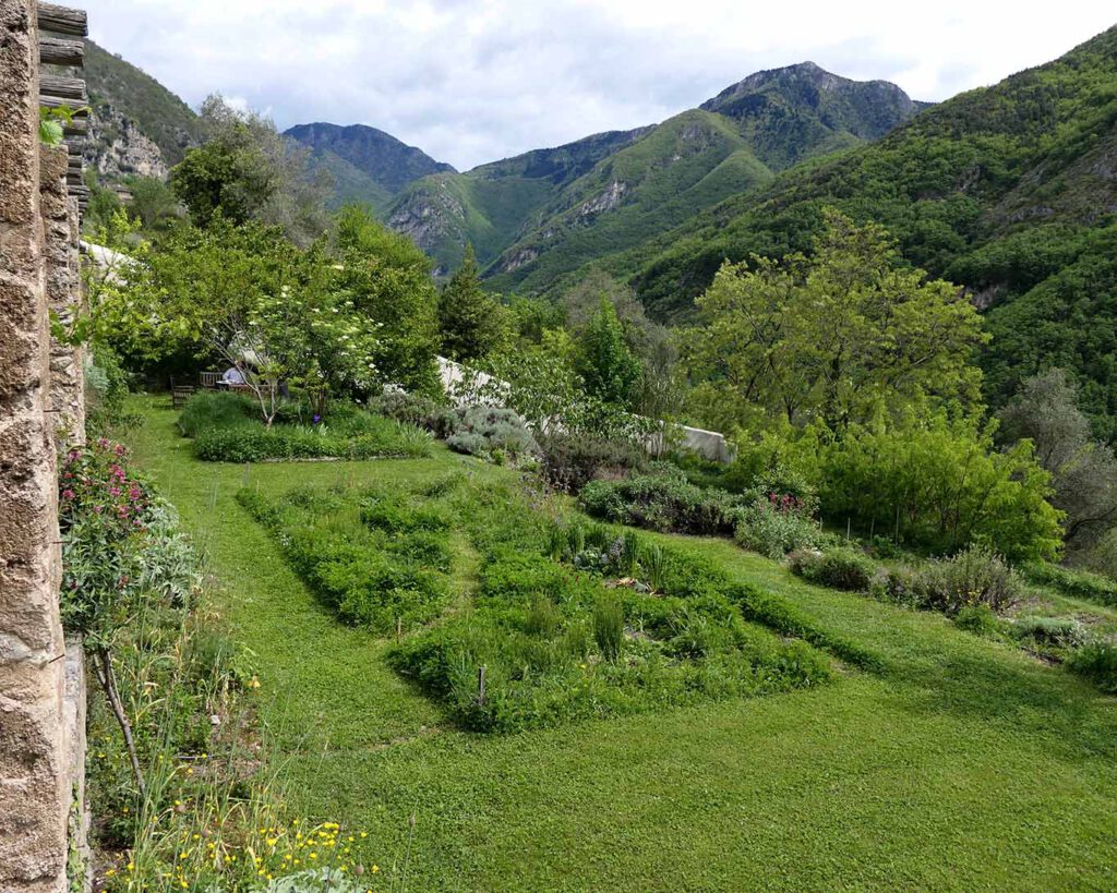 Jardin vivre ist die französische Bezeichnung für Lebensmittelgarten. Schöner kann kein Gemüse wachsen.